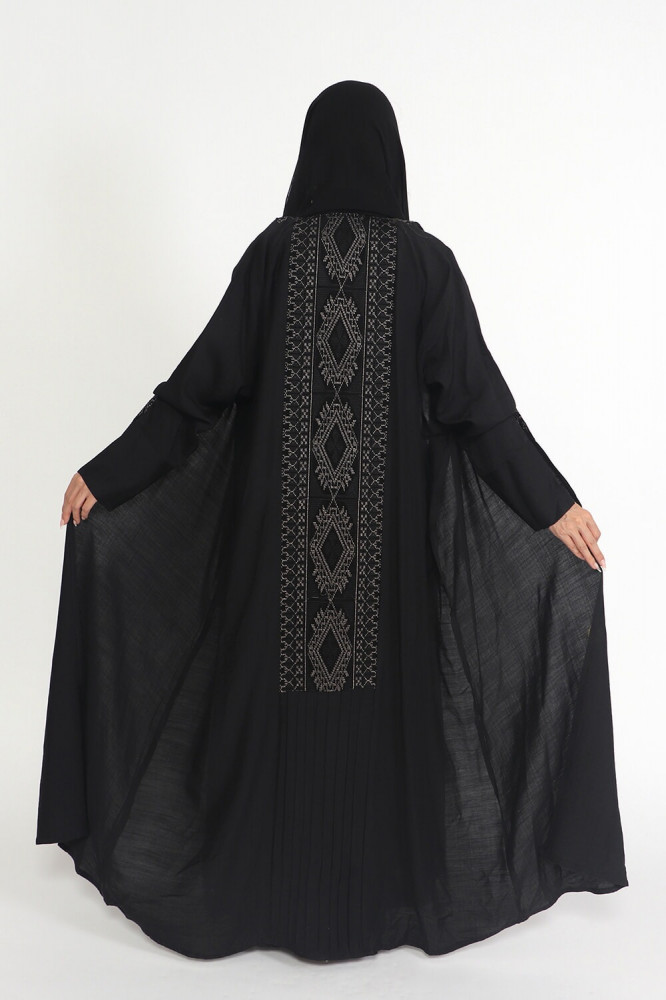 عباية منسوجة من الكريب السعودي مع طرحتها