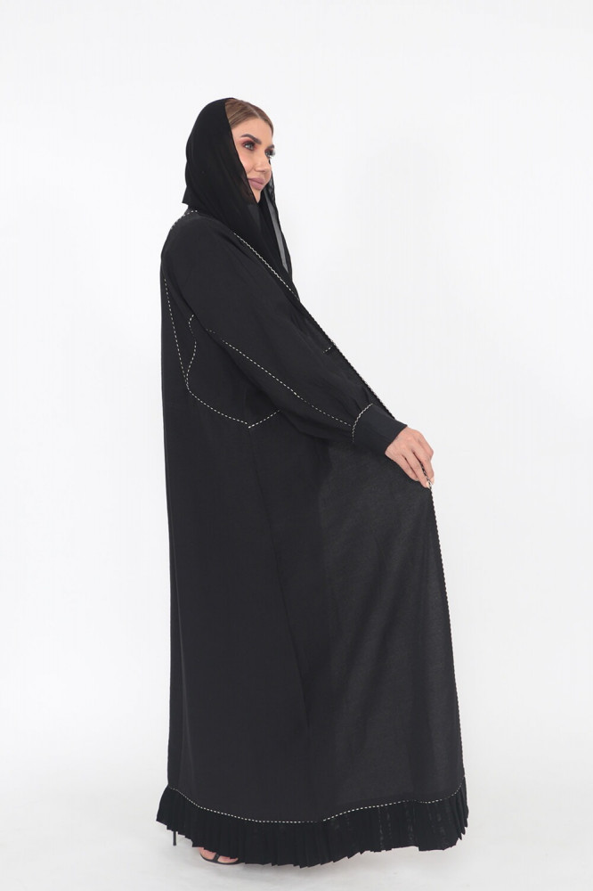 عباية منسوجه من الكريب السعودي الأصلي مع طرحتها