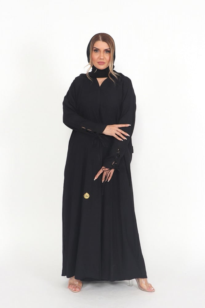 عباية منسوجة من الكريب السعودي مع طرحتها