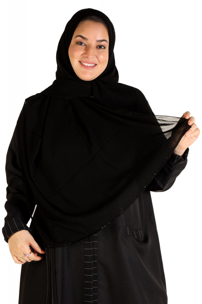 طرحة ناعمة لون أسود على خط كريستال أسود من الطرفين