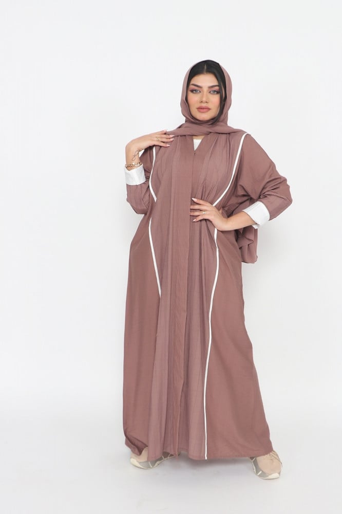 عباية ملونة منسوجة من قماش الكريب السعودي مع طرحتها