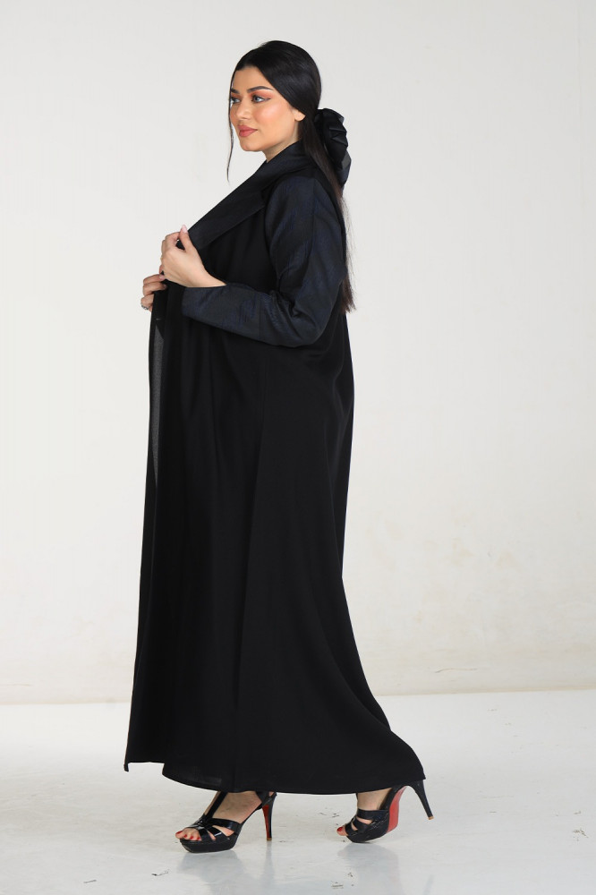 عبايه سوداء قلاب كريب مع طرحتها