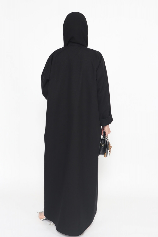 عباية منسوجة من قماش الكريب المنقط الاسود مع طرحتها