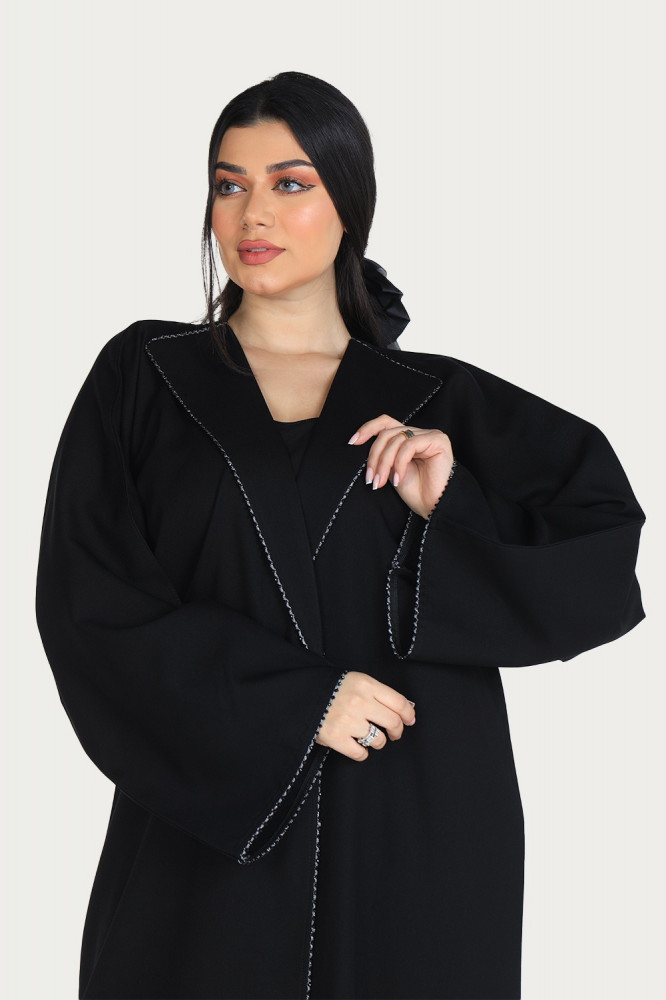 عباية قلاب منسوجة من قماش الكريب الفاخر مع طرحتها