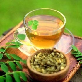 ورق المورينجا العضوي مجفف