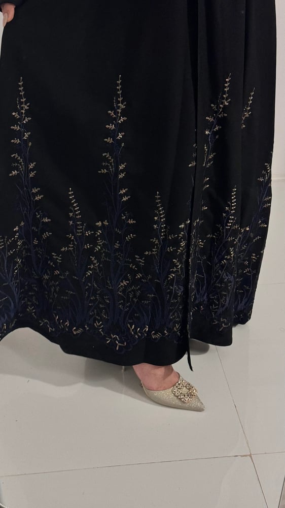 عبايه فاتن بتطريز كحلي