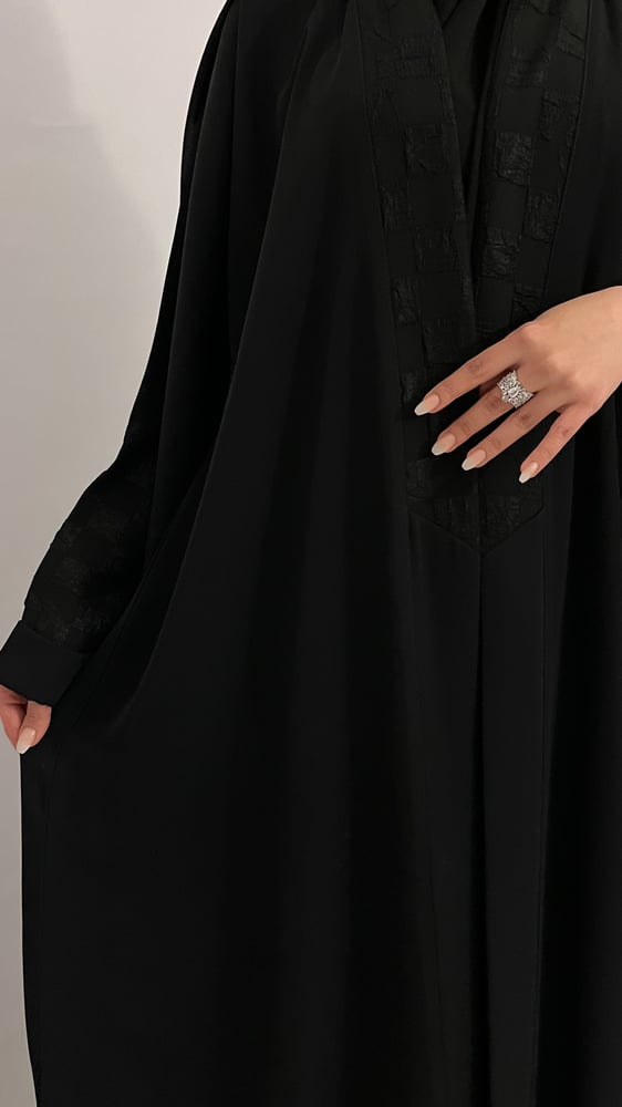 عبايه اكمام مربعات نص كلوش