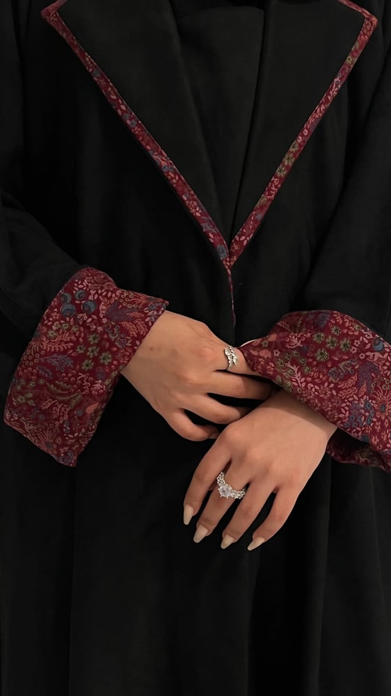 عبايه بنمط كشميري