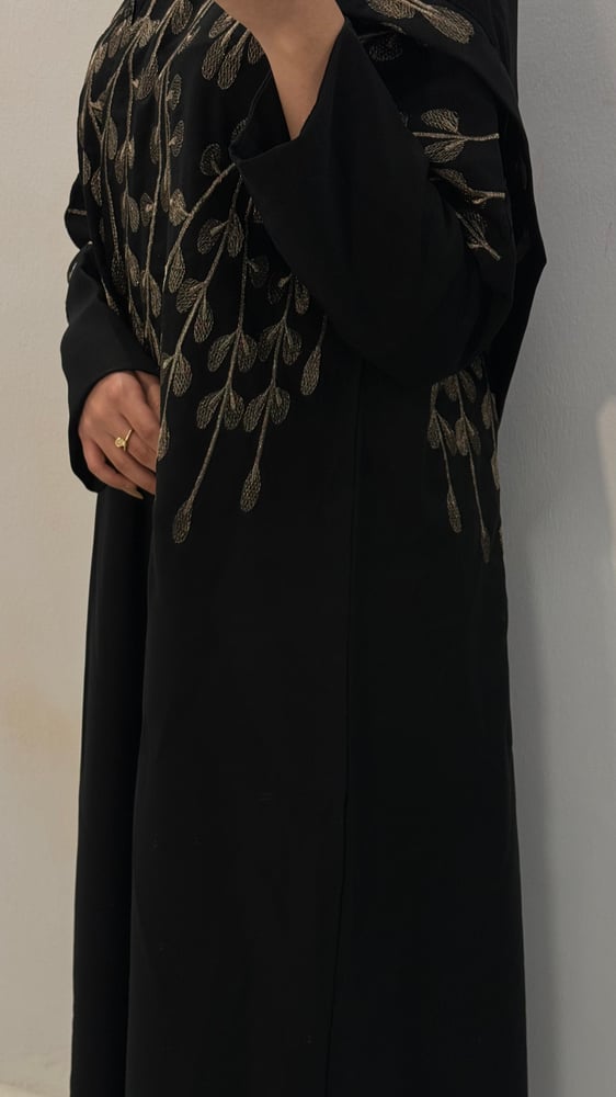 غصون ذهبي بتطريز علوي