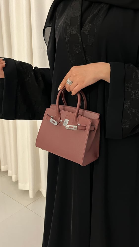 عبايه اكمام مربعات نص كلوش