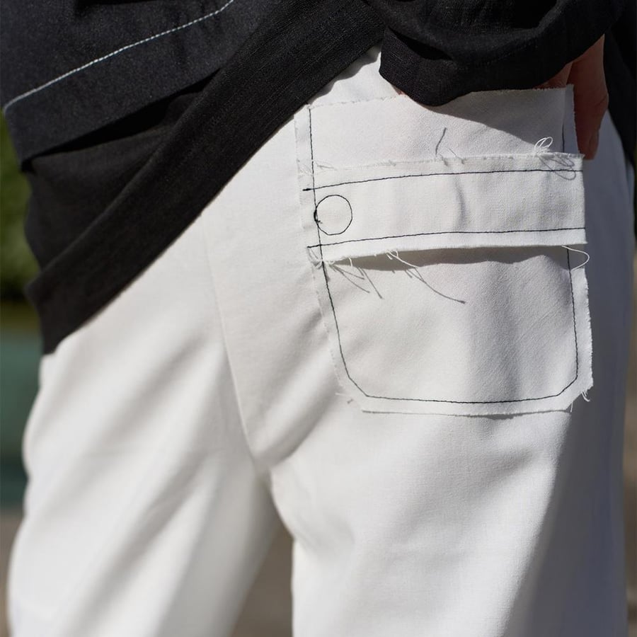 D02–07 White Raw Stitch Pocket Pants