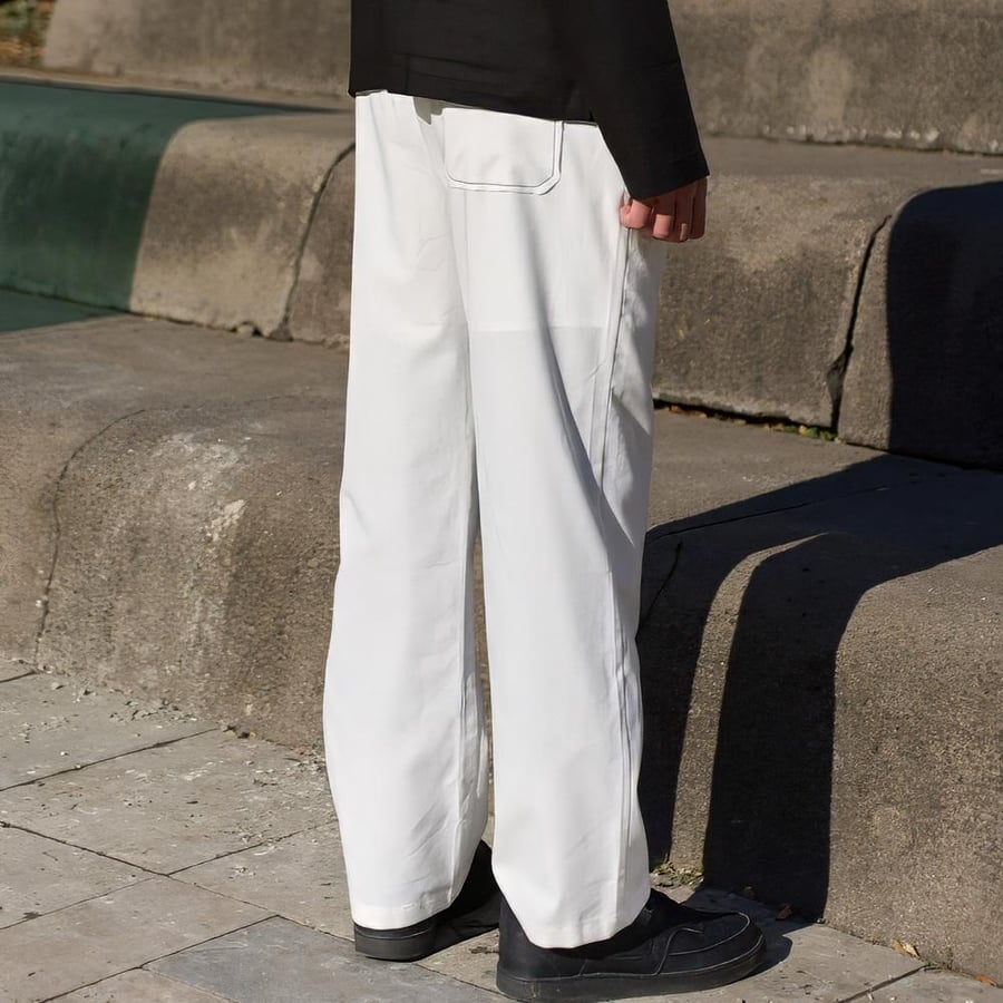 D02–07 White Raw Stitch Pocket Pants