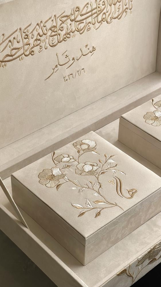 70 cm box with a wedding gift box with perfumes or oud fully embroidered