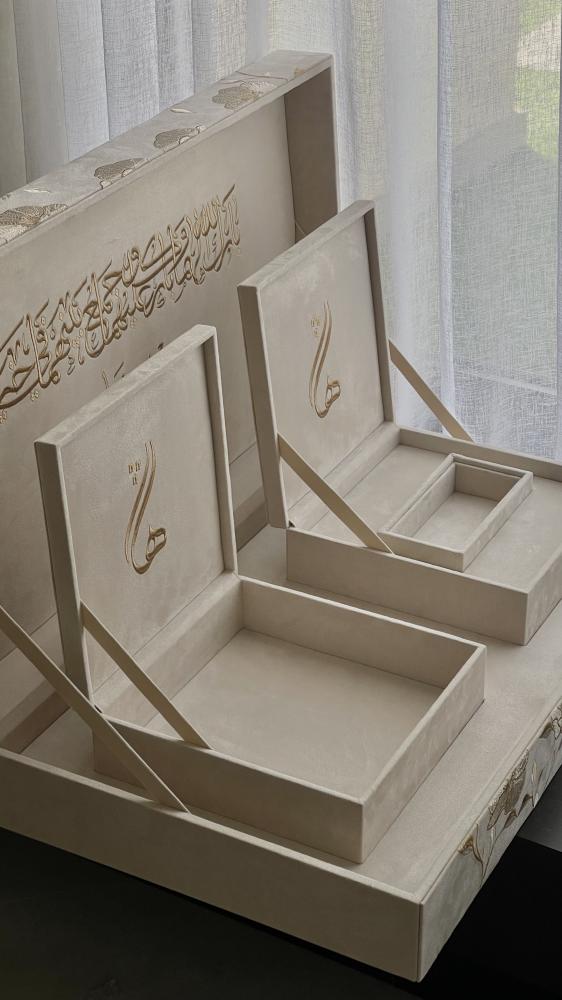 70 cm box with a wedding gift box with perfumes or oud fully embroidered