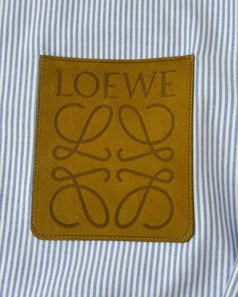 قميص نسائي ورجالي من Loewe