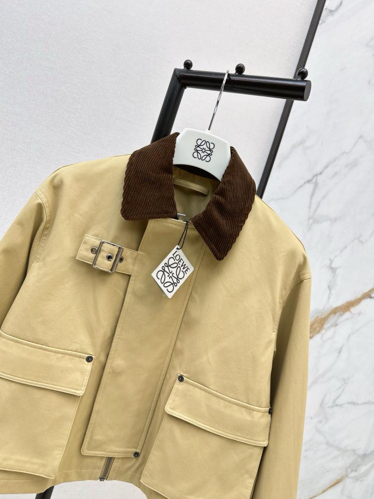 سترة رائعه من Loewe