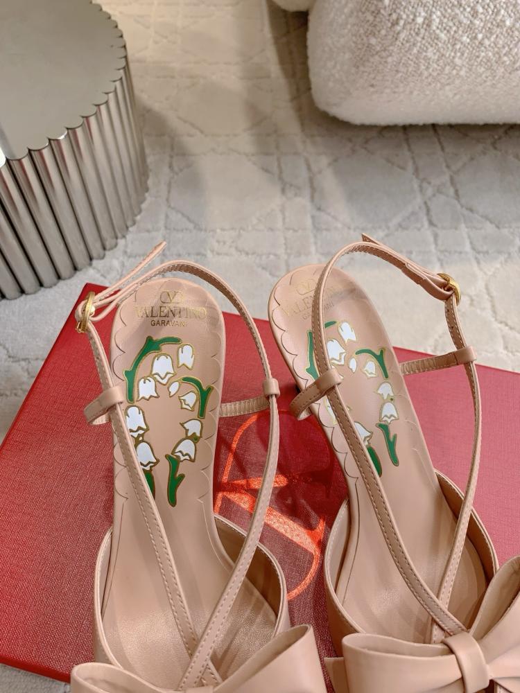 هيلز Valentino