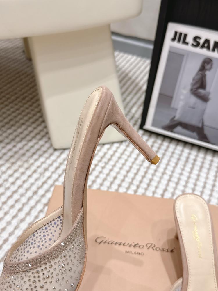هيلز Gianvito Rossi انيق جدا
