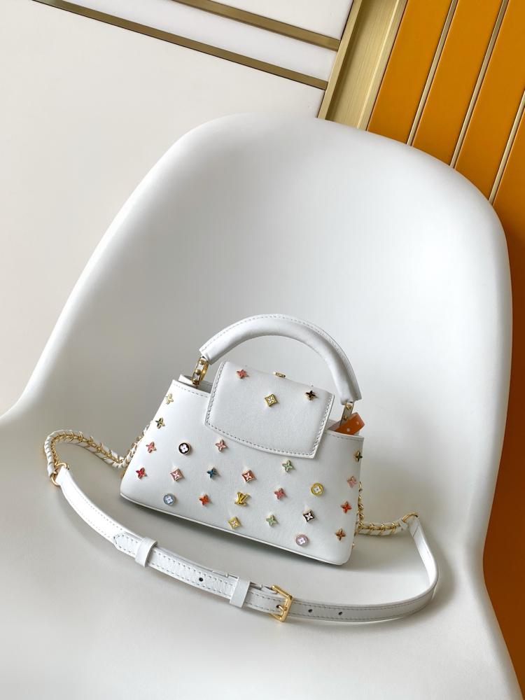 LV Capucines مقاس 22 سم