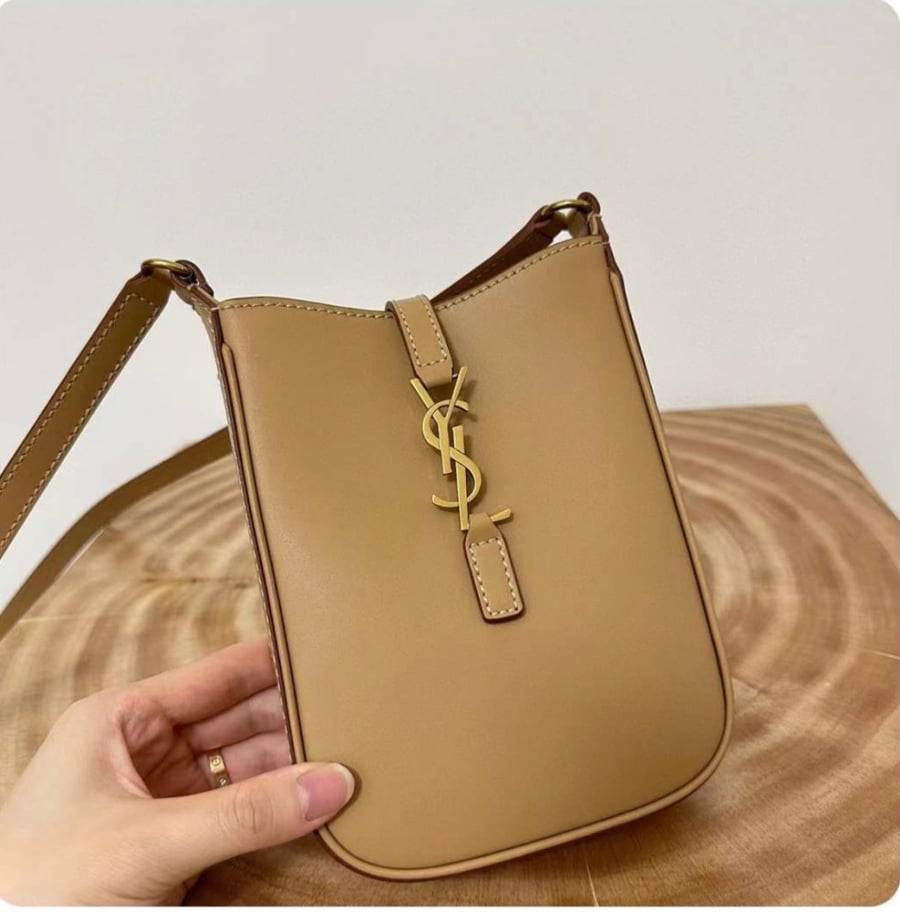 شنطة YSL ماسترلونين20 cm