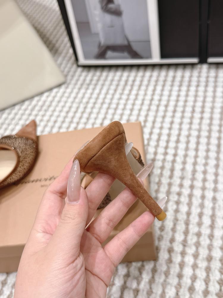 هيلز Gianvito Rossi انيق جدا