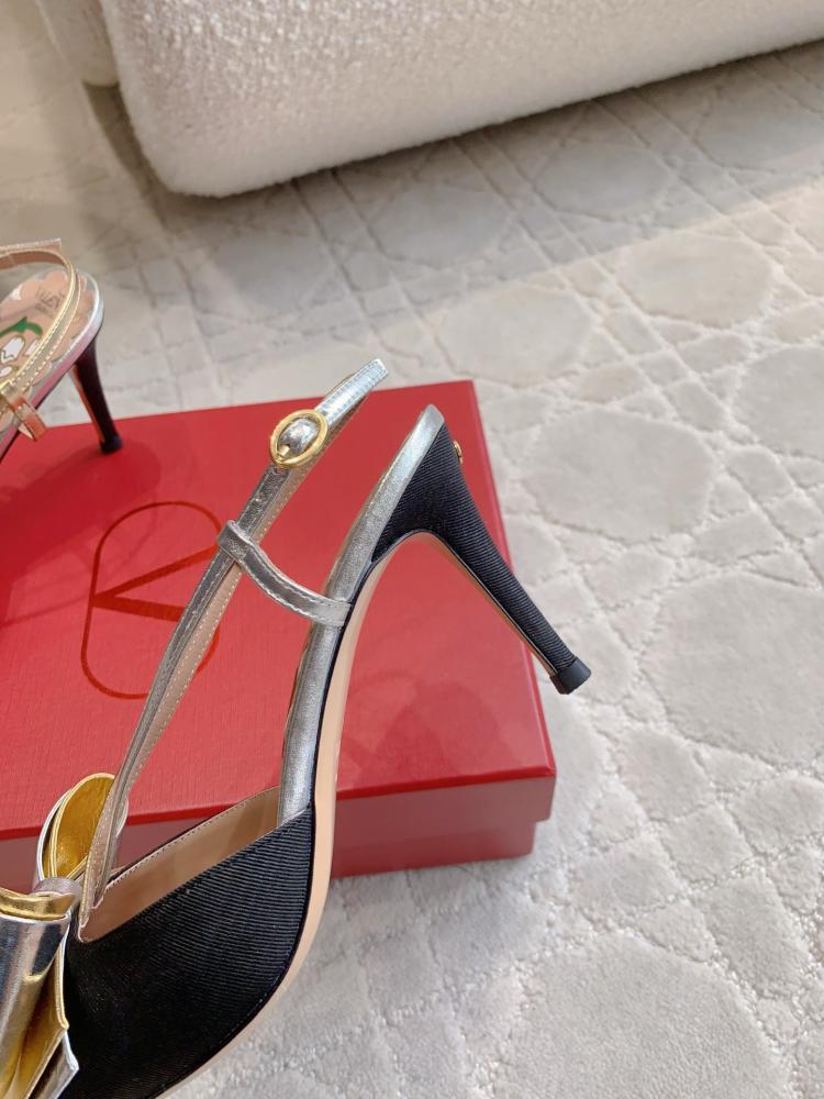 هيلز Valentino