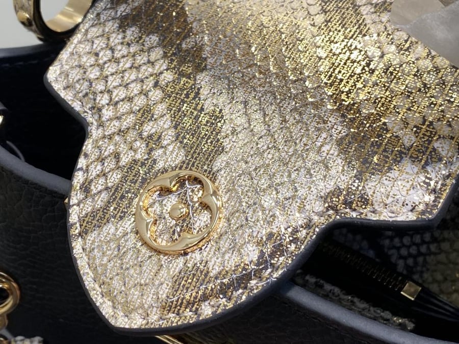 LV Capucines مقاس 21 سم