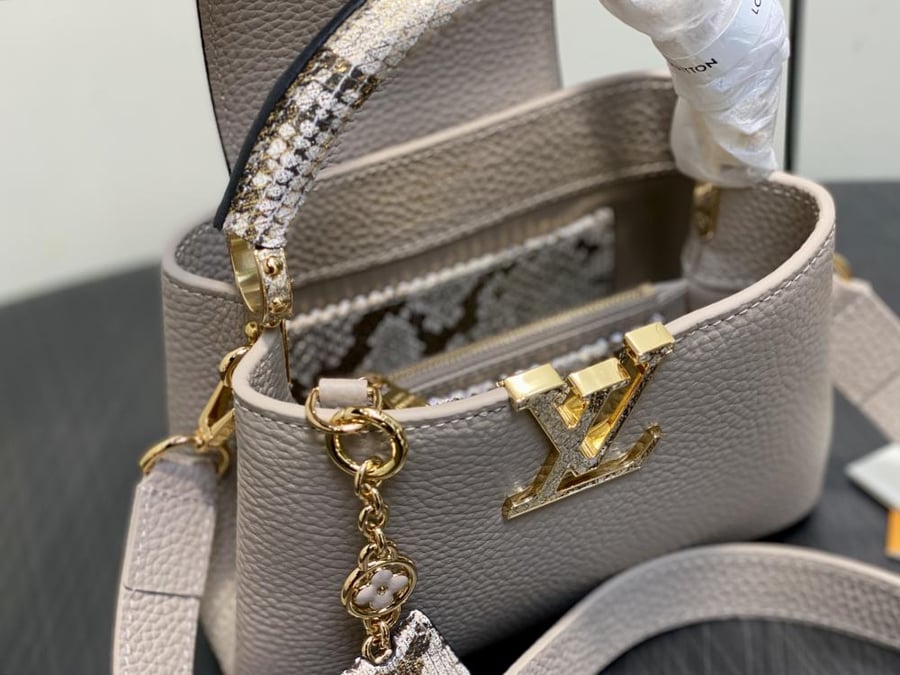 LV Capucines مقاس 21 سم