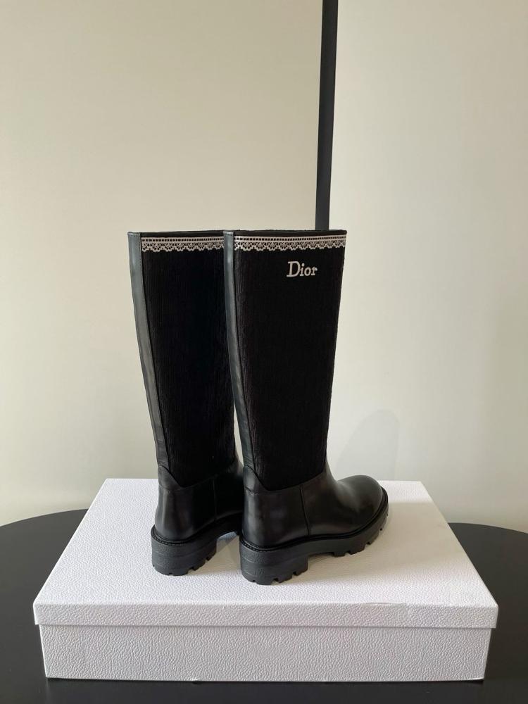 بوت انيق من ديور