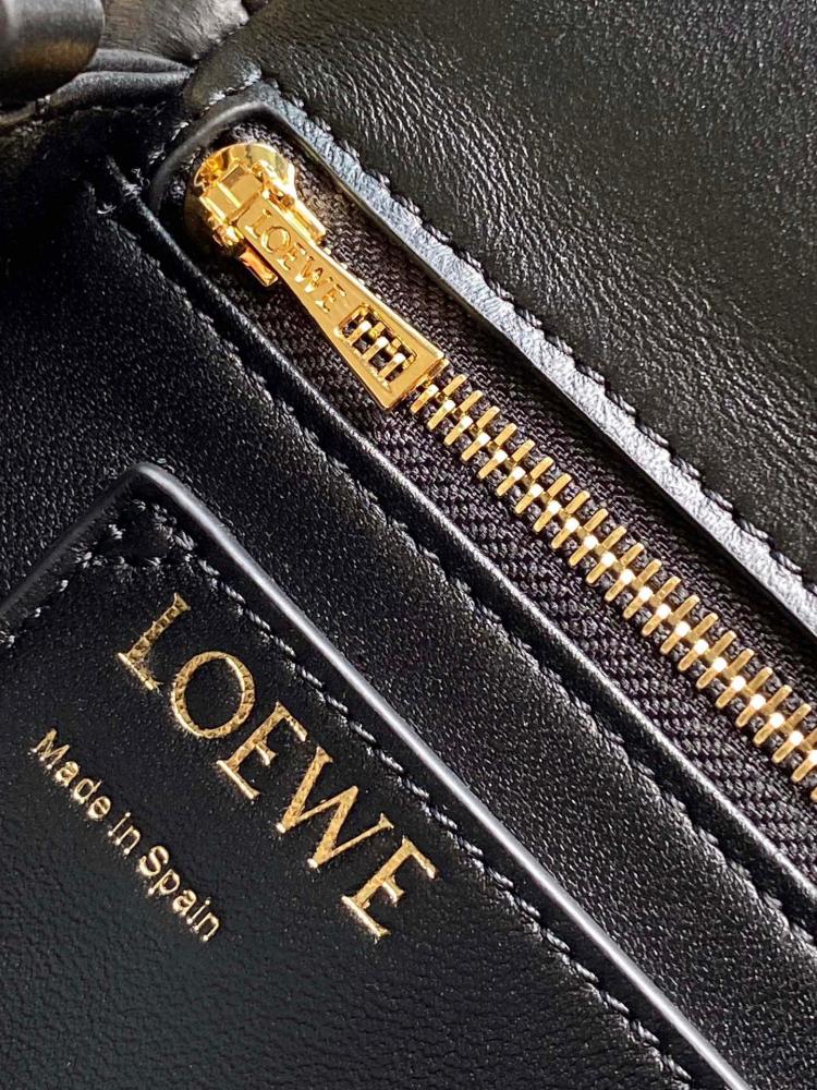 شنطة Loewe ماستر 23 cm