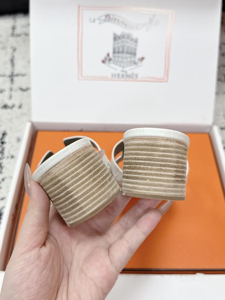 هيلز انيق من Hermes