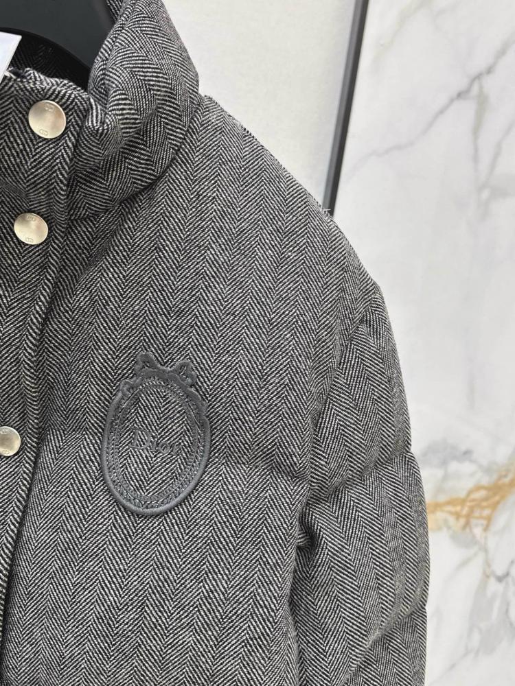 Puffer Jacket من ديور