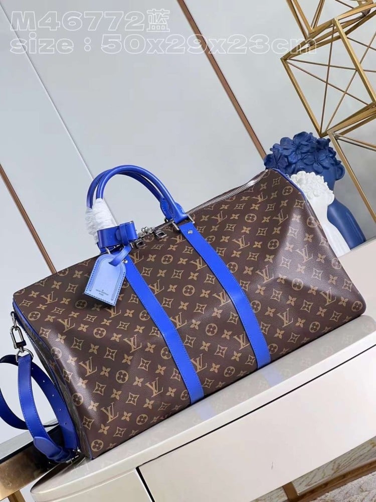 شنطة سفر LV الوان متعدده
