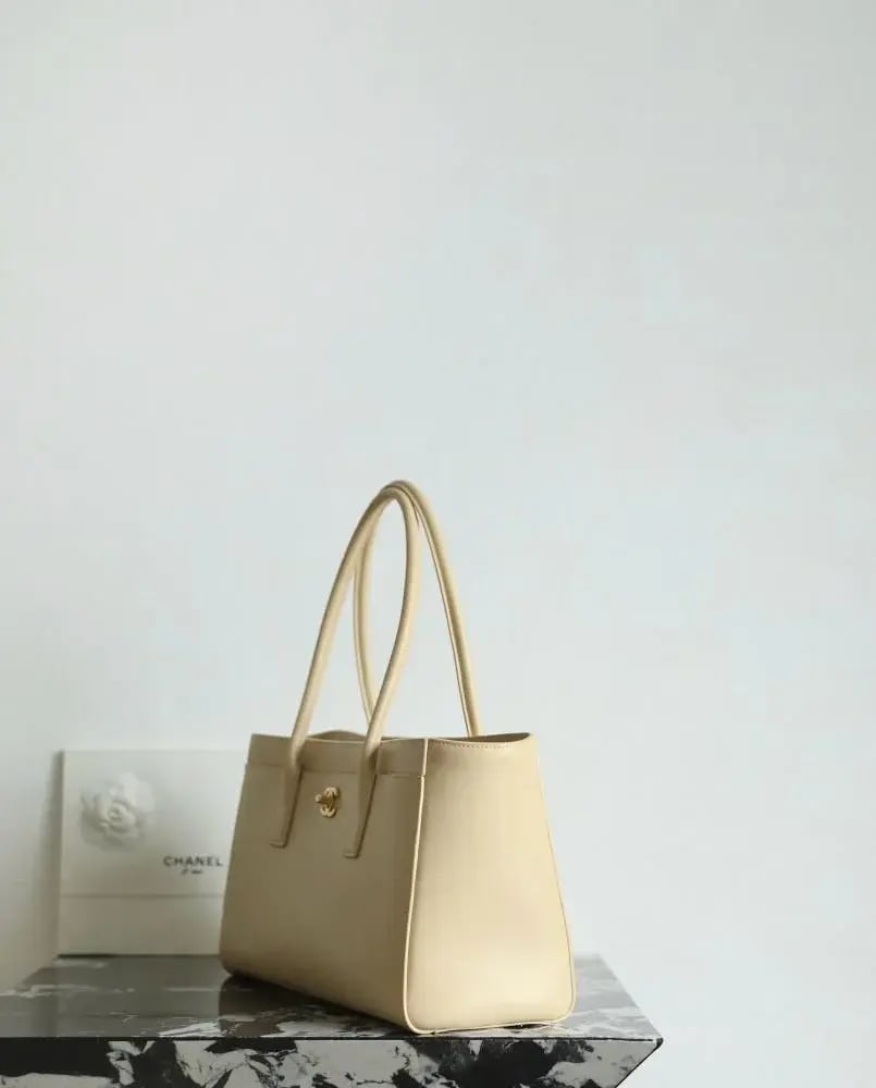 شانيل 26ss مقاس 39cm