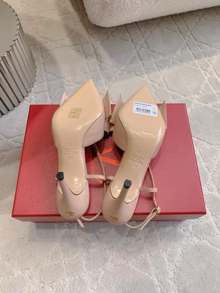 هيلز Valentino