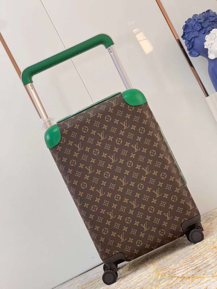 شنطة سفر LV ماستر