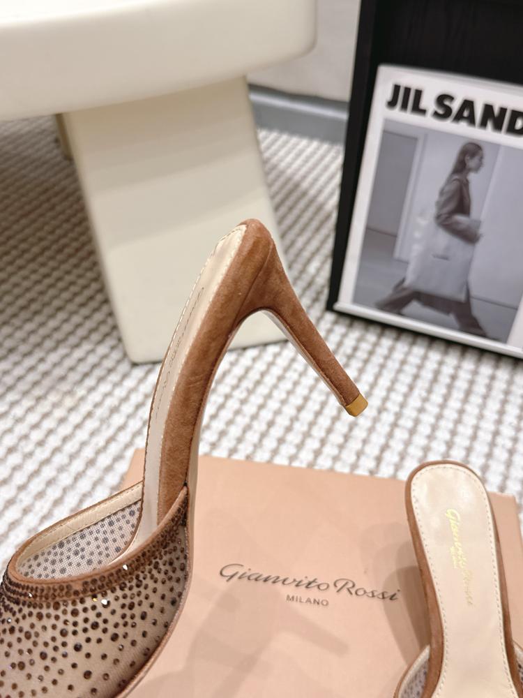 هيلز Gianvito Rossi انيق جدا