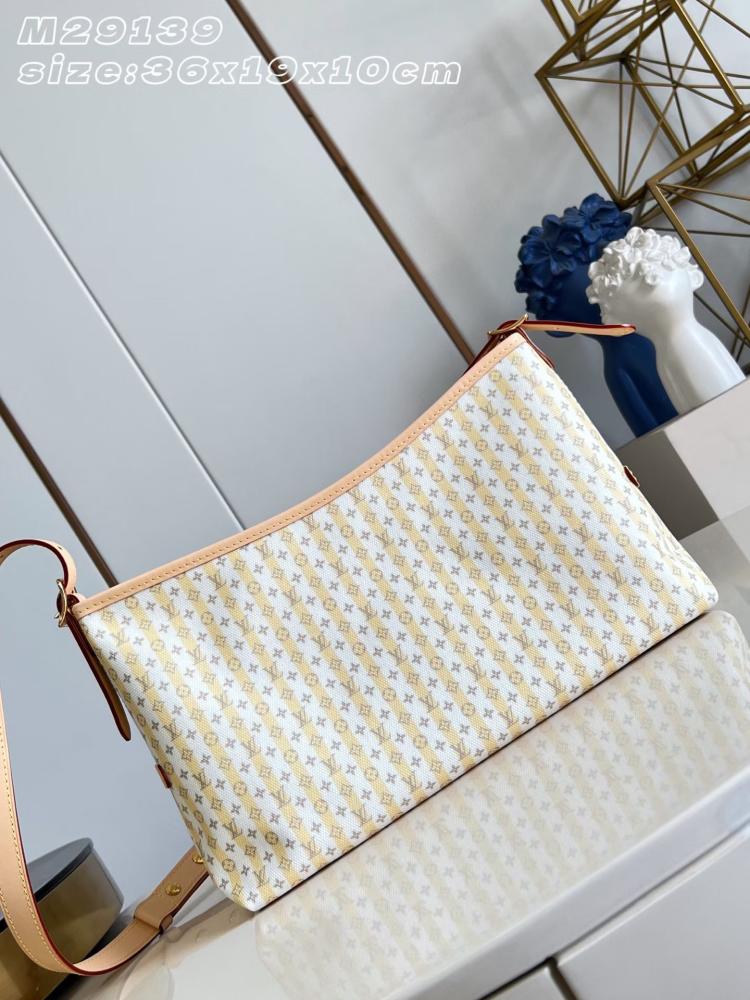 LV Carryall East West مقاس 36 سم