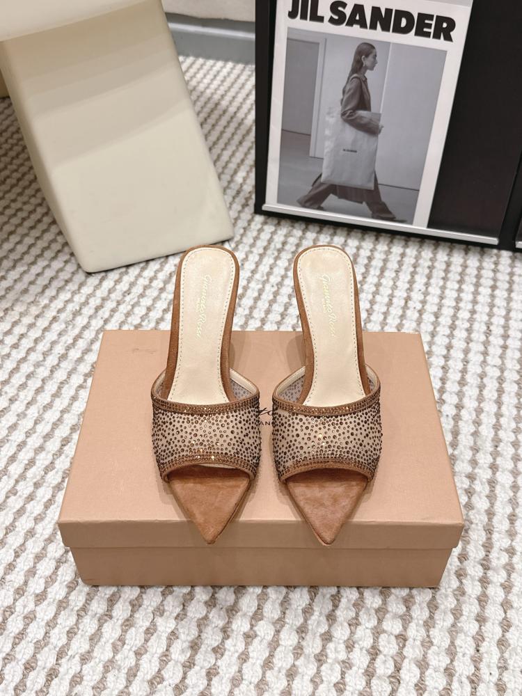 هيلز Gianvito Rossi انيق جدا