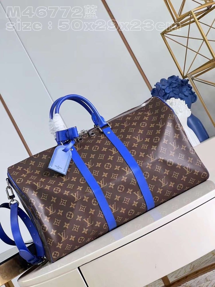 شنطة سفر LV الوان متعدده