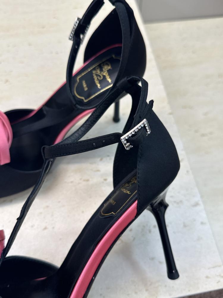 هيلز Roger vivier