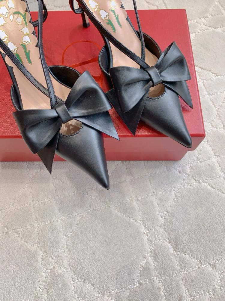 هيلز Valentino