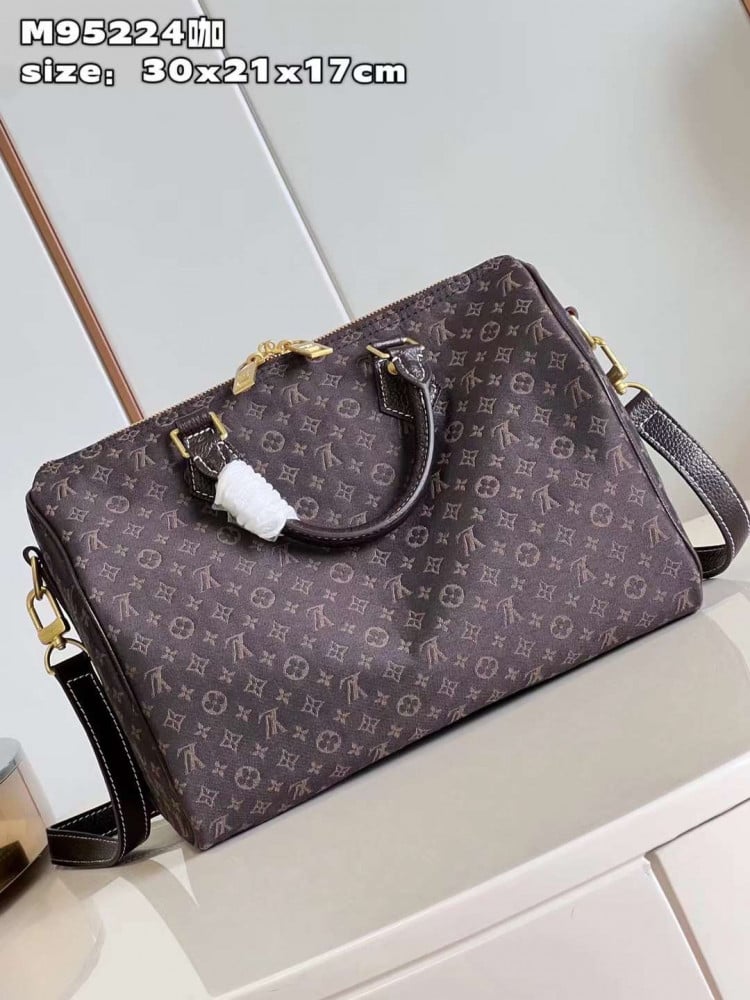 شنطه ماستر 30cm LV
