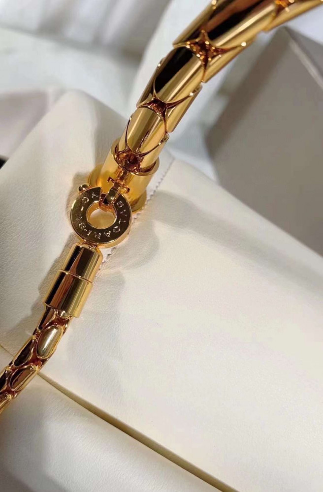 شنطة bvlgari ماستر 20 سم