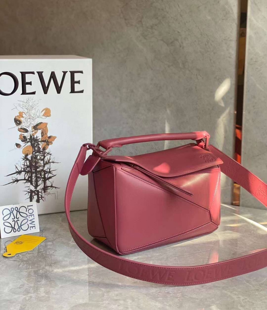 شنطة Loewe ماستر 24 cm