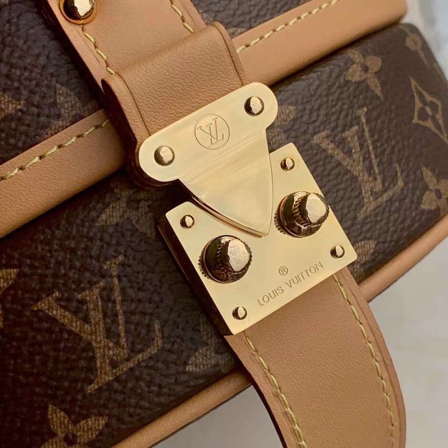 شنطة LV ماستر 17.5 سم PETITE BOITE CHAPEAU