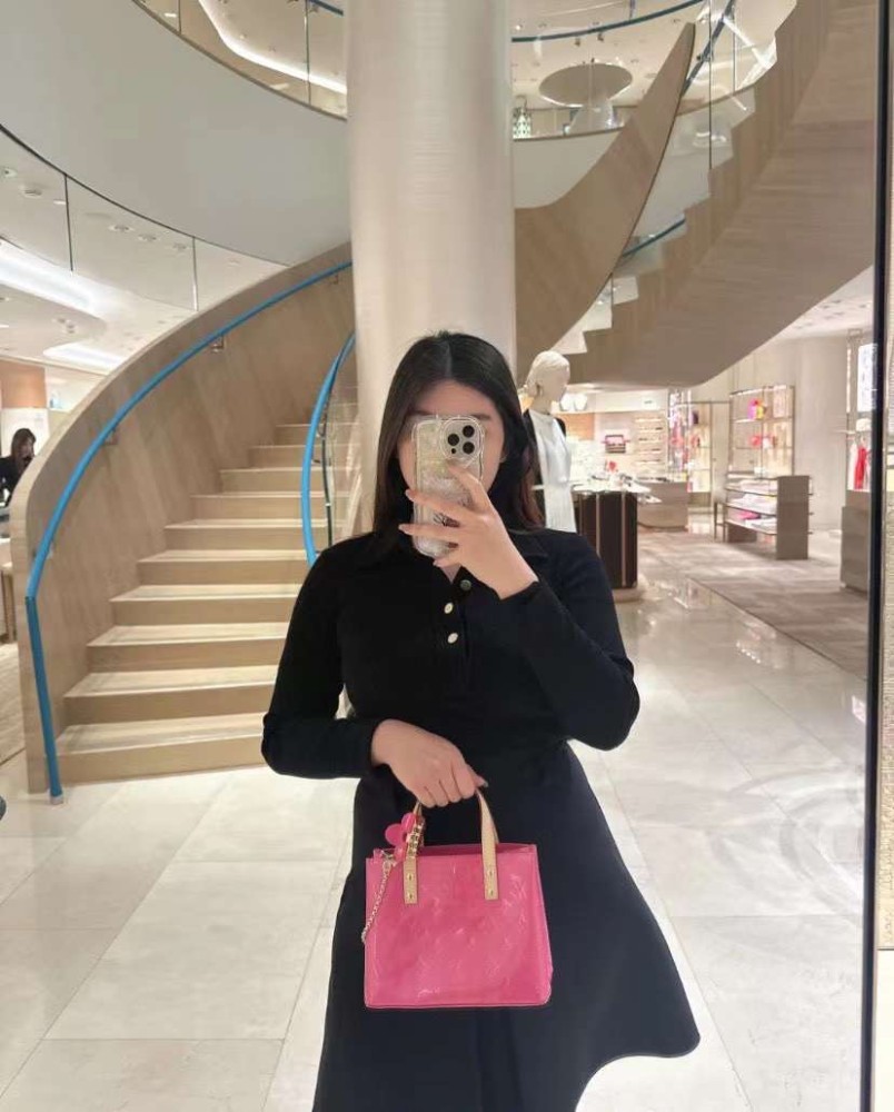 شنطة Lv ماستر  22 سم