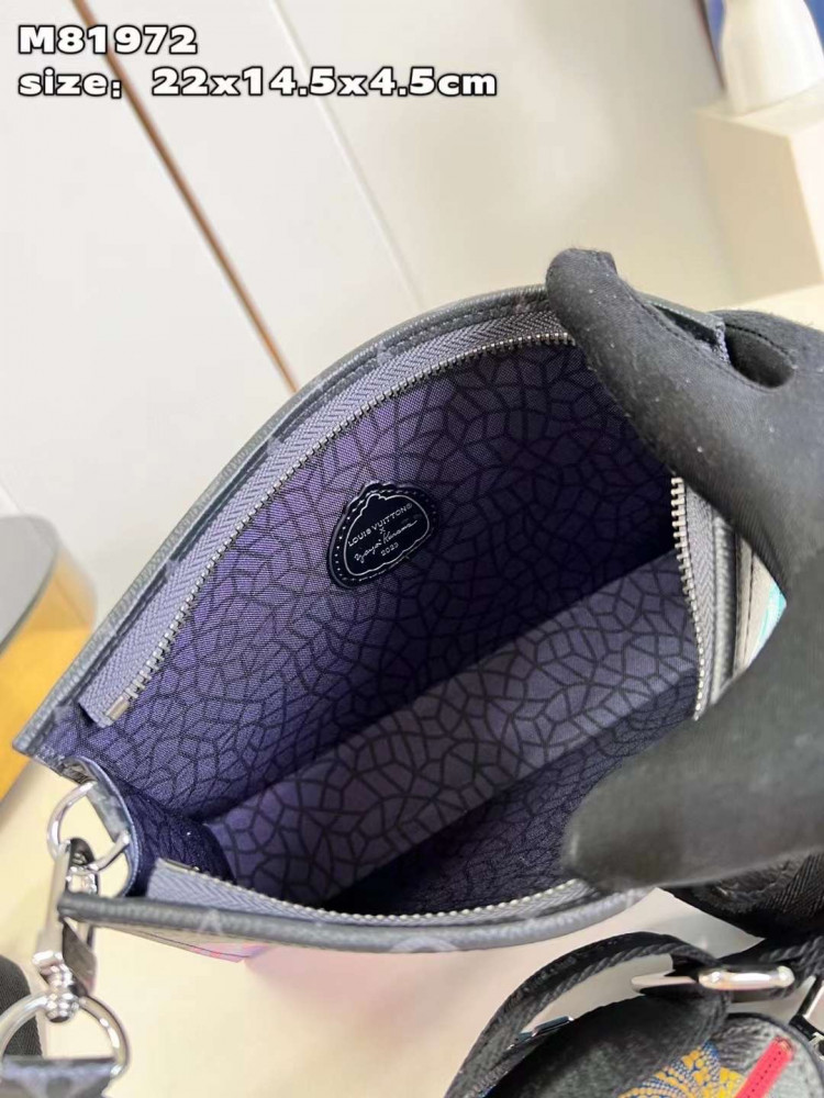 شنطه ماستر LV 22 سم