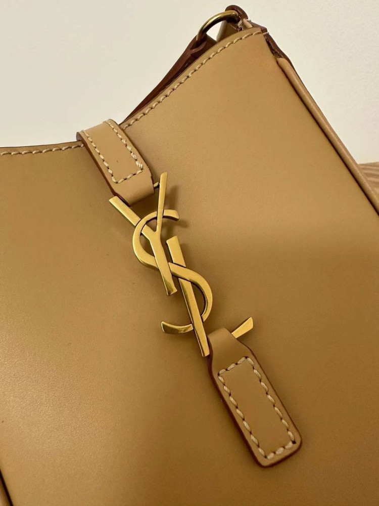 شنطة YSL ماسترلونين20 cm