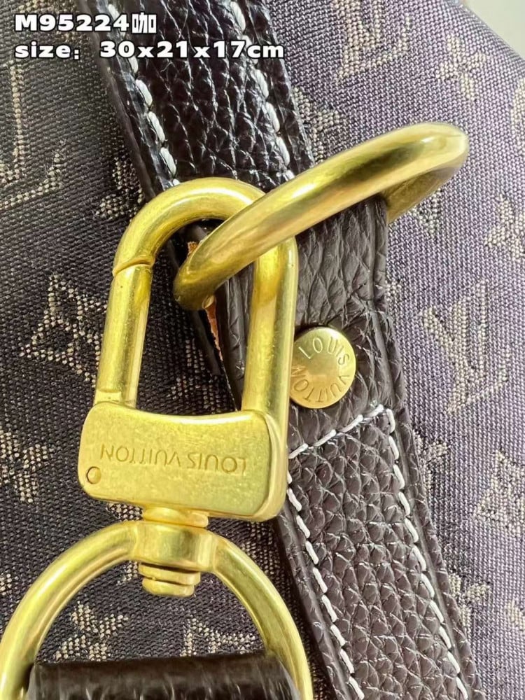 شنطه ماستر 30cm LV
